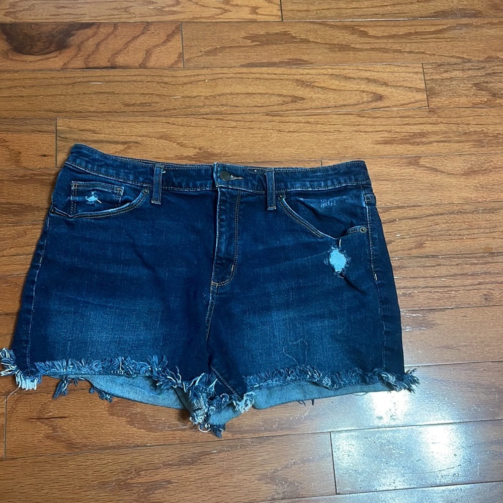 distress dark wash shorts, stretchy